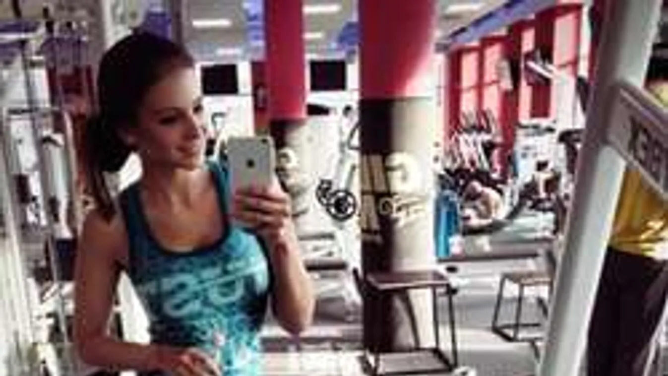 Szavazz! Melyik edzőruhában dögösebb Sarka Kata?