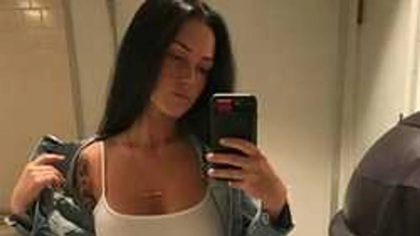 Egy belvárosi pékségben mutogatta a cicijét a fiatal lány!