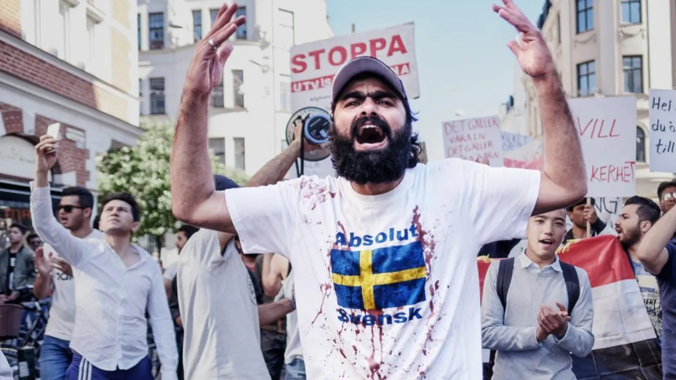 A svéd migrációs hivatal igazgatója szerint terroristákat és háborús bűnösöket véd a svéd kormány