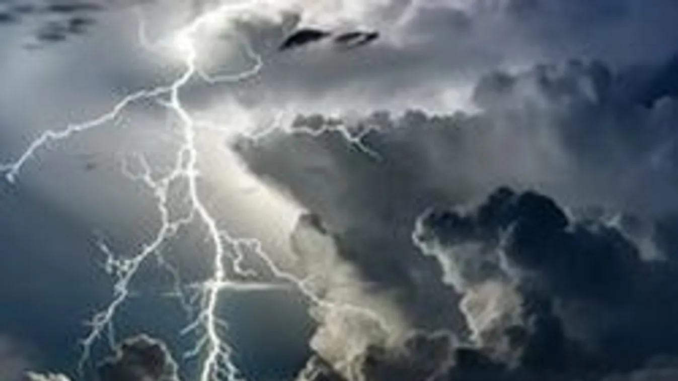 Vigyázat, nyakunkon a vihar! Megavillámok csapkodnak és hatalmas jég esik