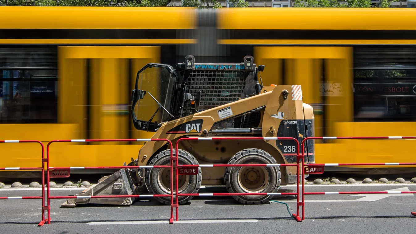 Indulnak a pótlóbuszok: ezért nem újították fel a villamossíneket a karantén idején