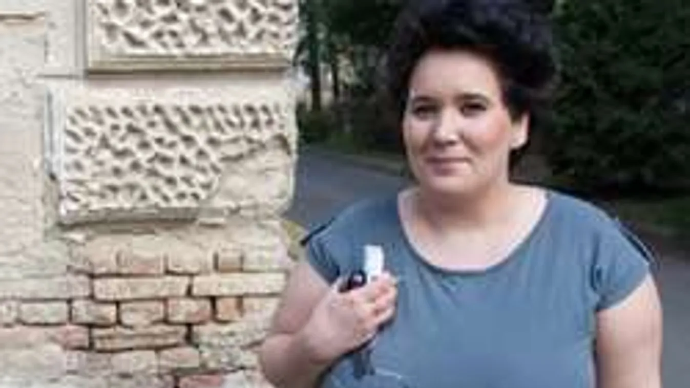 Kitálalt BB Évi barátnője. Ezért zárták be újra!