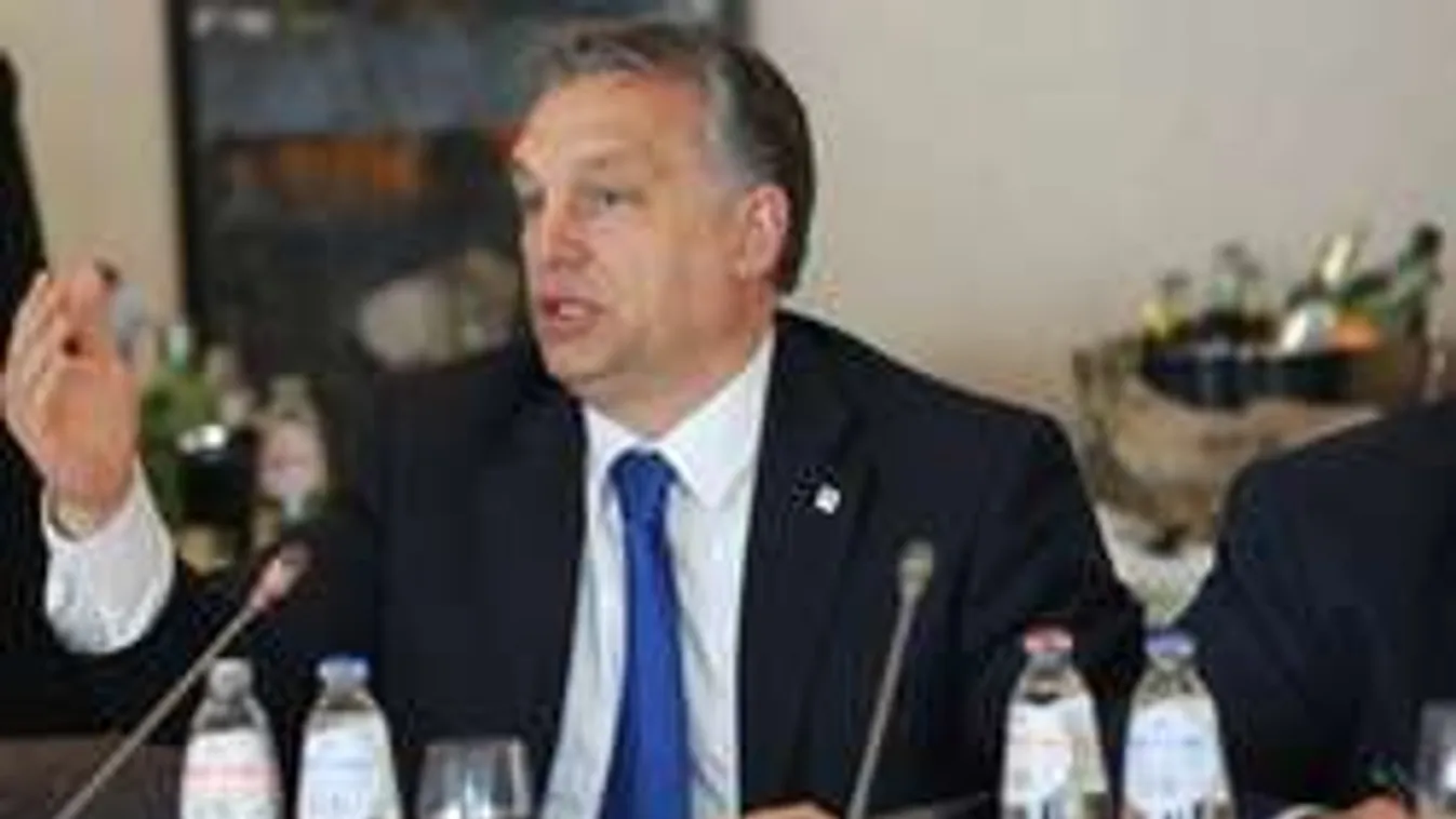 "Hallgassunk végre Orbánra, és ne Merkelre!"