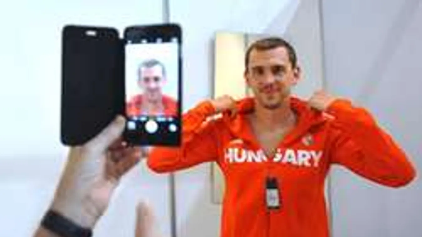 Cseh Laci vallott, szüksége volt a váltásra