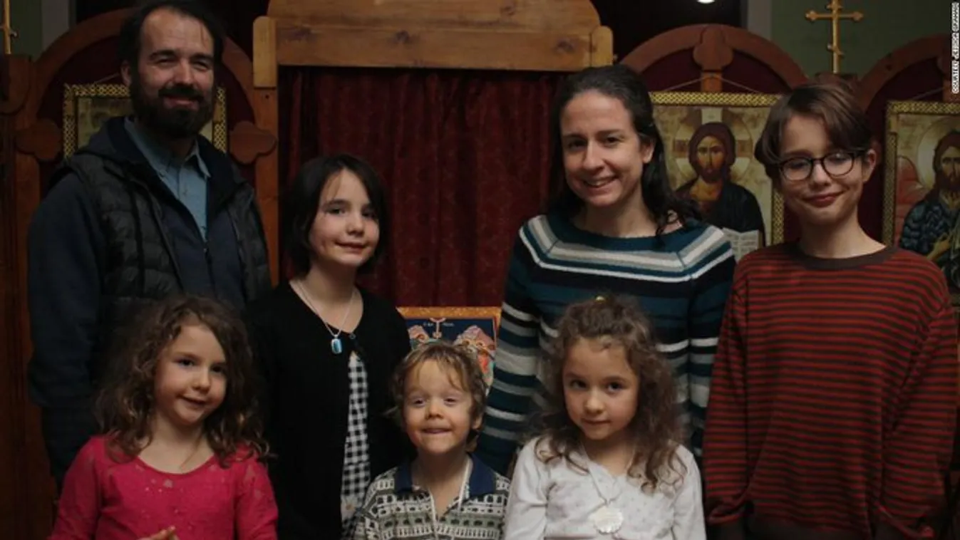 A héttagú család drámája: leégett a házuk, majd mindannyian elkapták a koronavírust