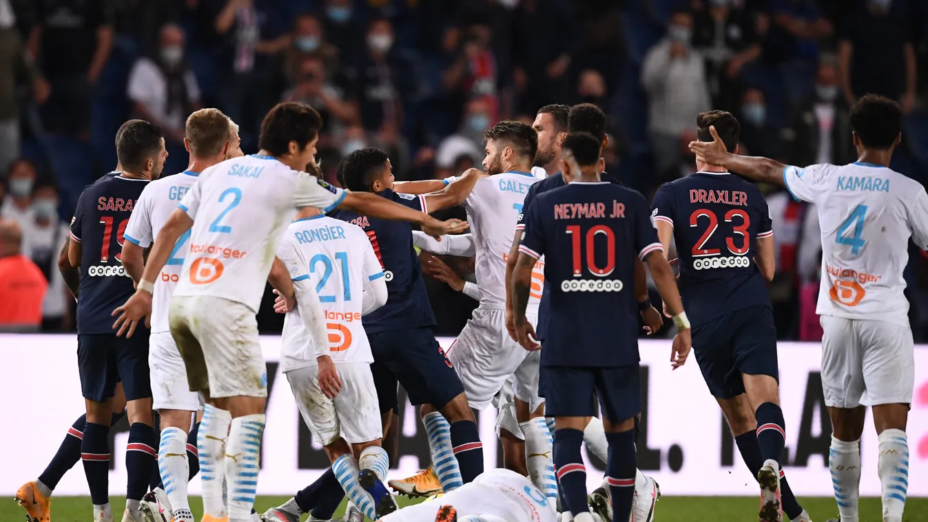 Sokkoló videó került elő: Neymar hátulról, ököllel ütötte fejbe majmozó ellenfelét