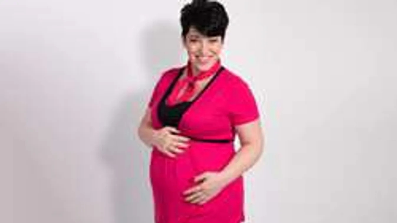 Beindult a szülés: "Most eltűnök, hogy nyugalomban hozzam világra a fiúkat"