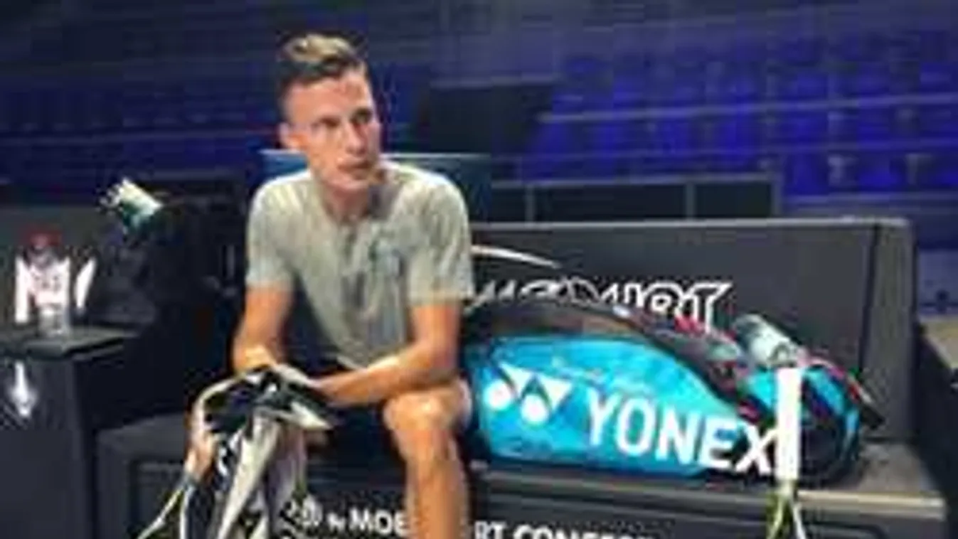 Mi ez a szám? Furcsa tortát kapott Fucsovics Márton