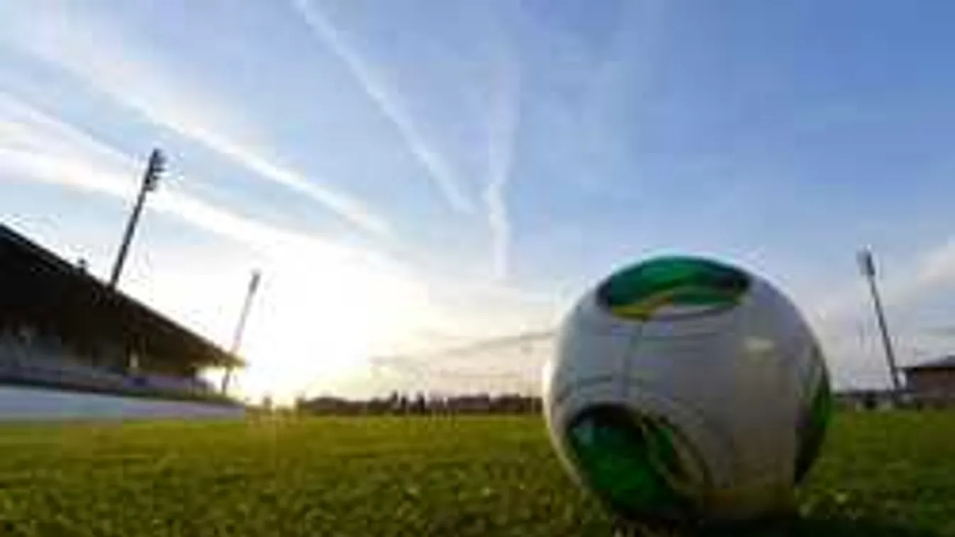 Horror a magyar focipályán, sokkot kaptak a játékosok!