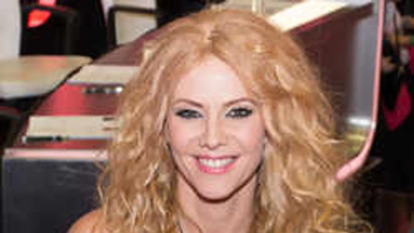 Volt férjével és jelenlegi párjával ment külföldre Polyák Lilla