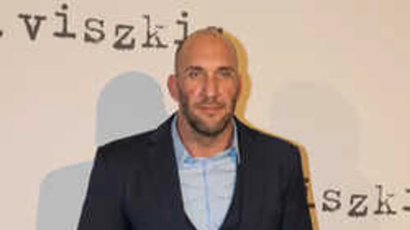 Kínos tévedés, ezzel a csinos műsorvezetővel boronálták össze Berkit