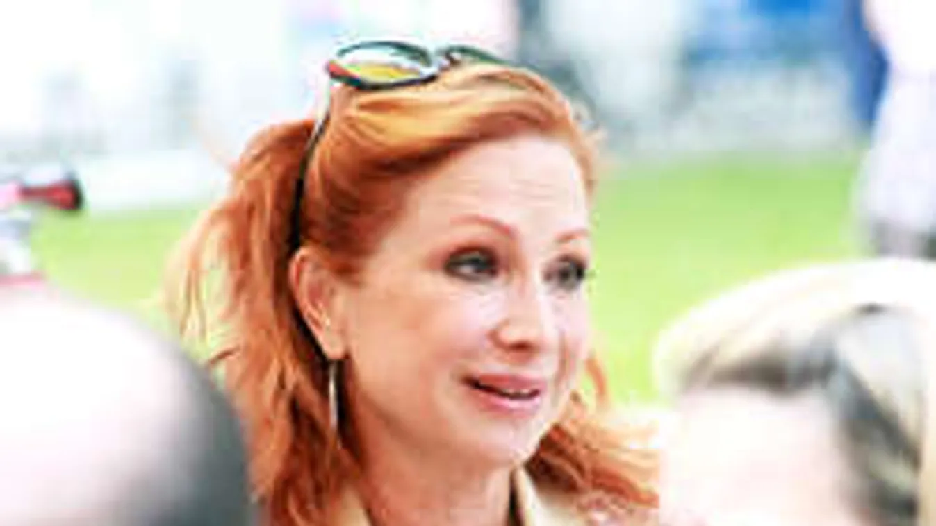 Újra menyasszony lesz az ismert magyar színésznő?