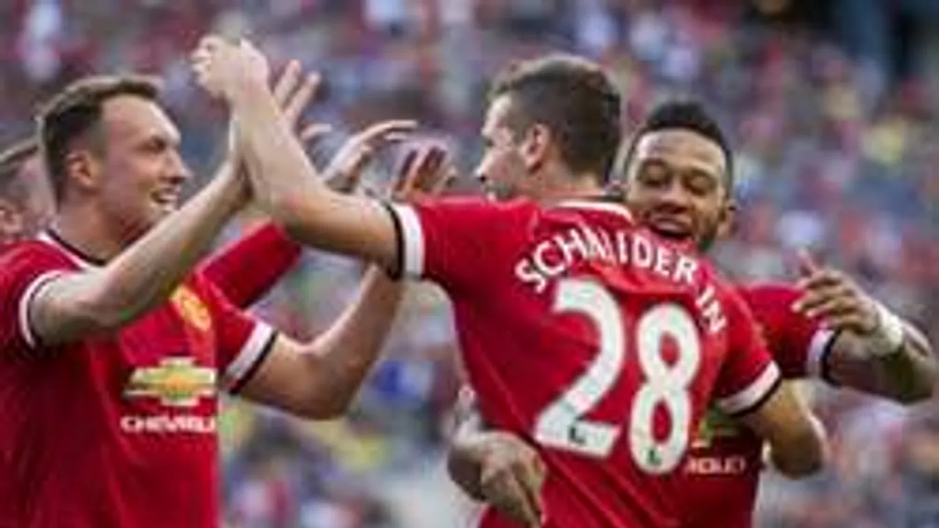 Szexi mezzel okozott botrányt a sztárcsapat