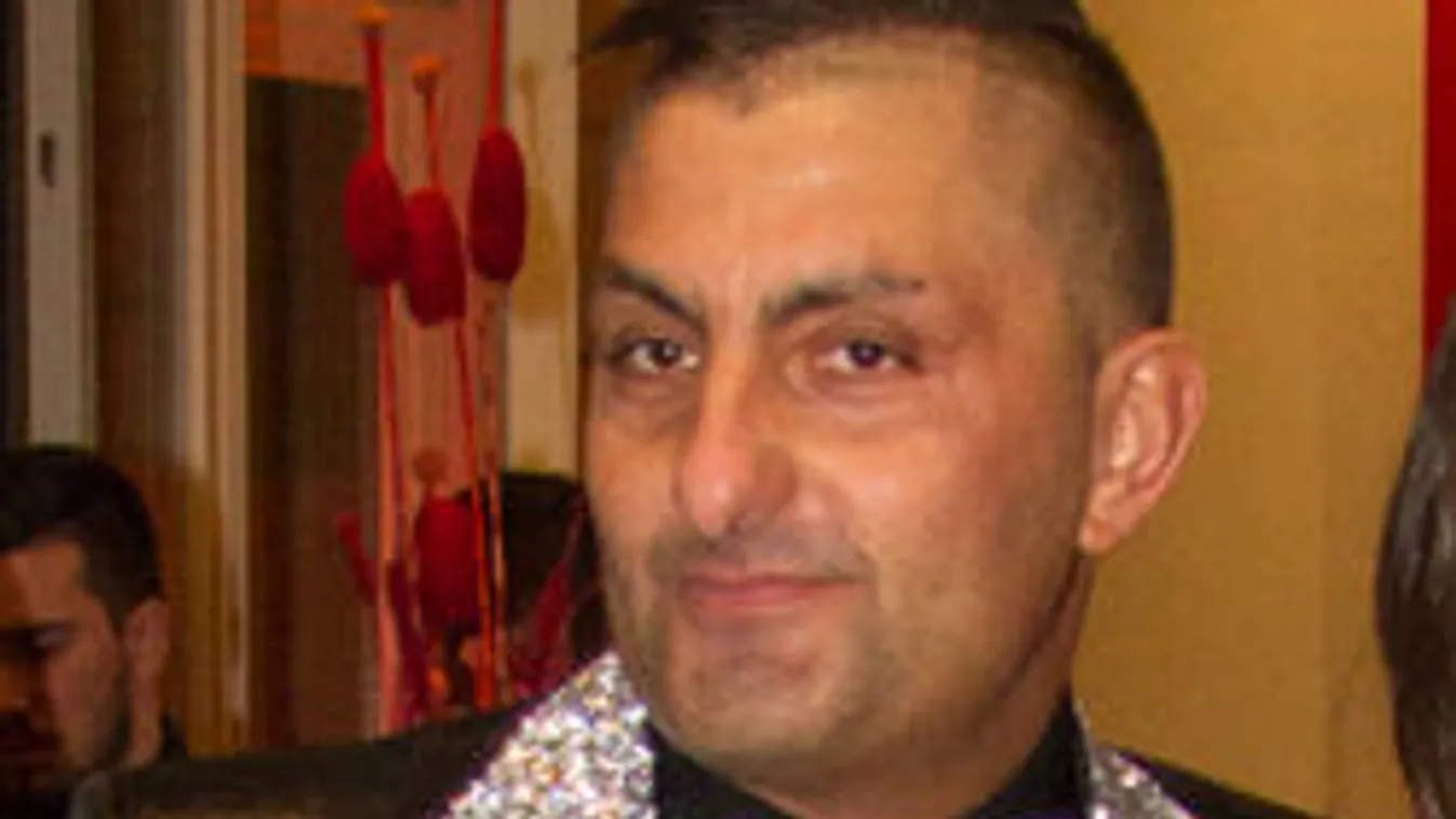 Luxusautóval viszi vásárolni családját Győzike