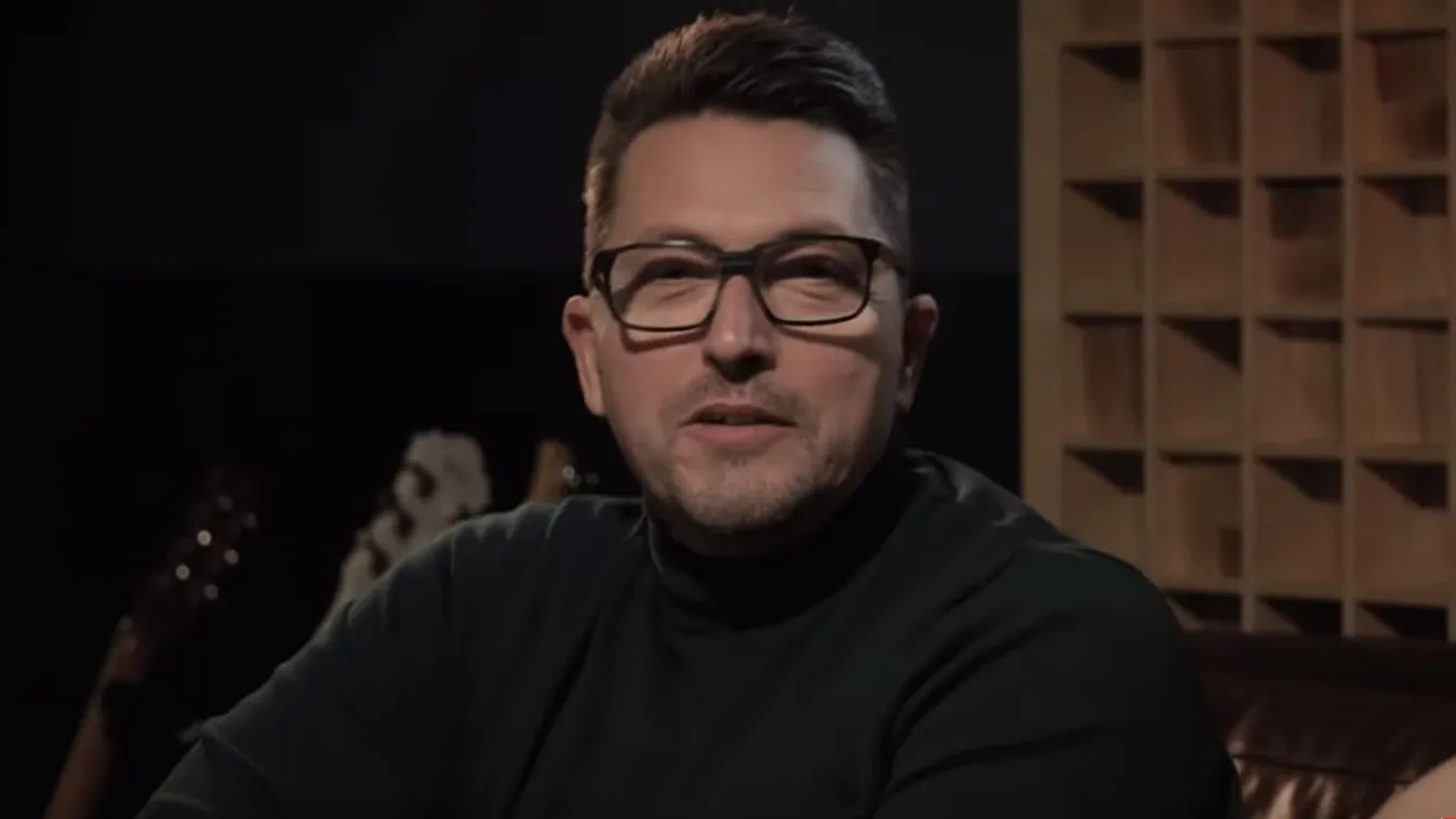 „Ne hagyjuk el magunkat, ne hagyjuk el egymást” – Ákos is az otthonmaradásra buzdít