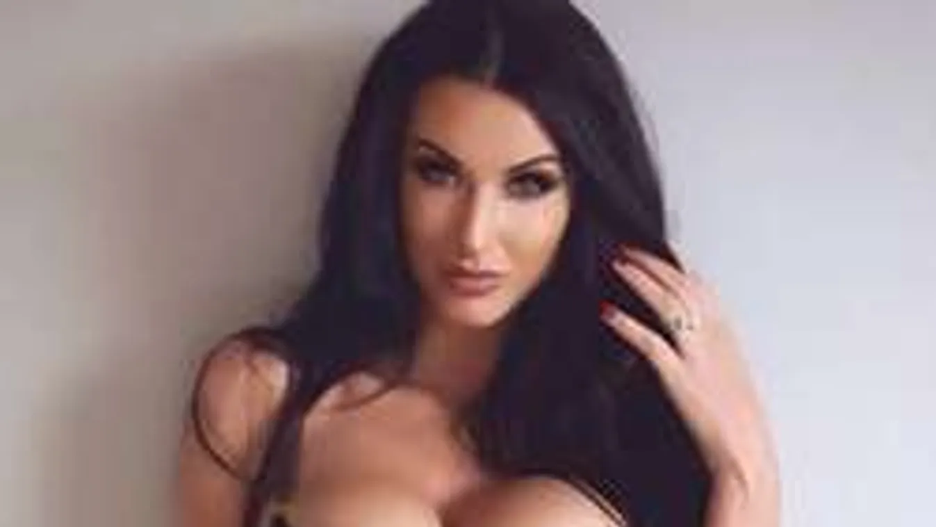 Ezek a kemény mellek leigázták a focistákat