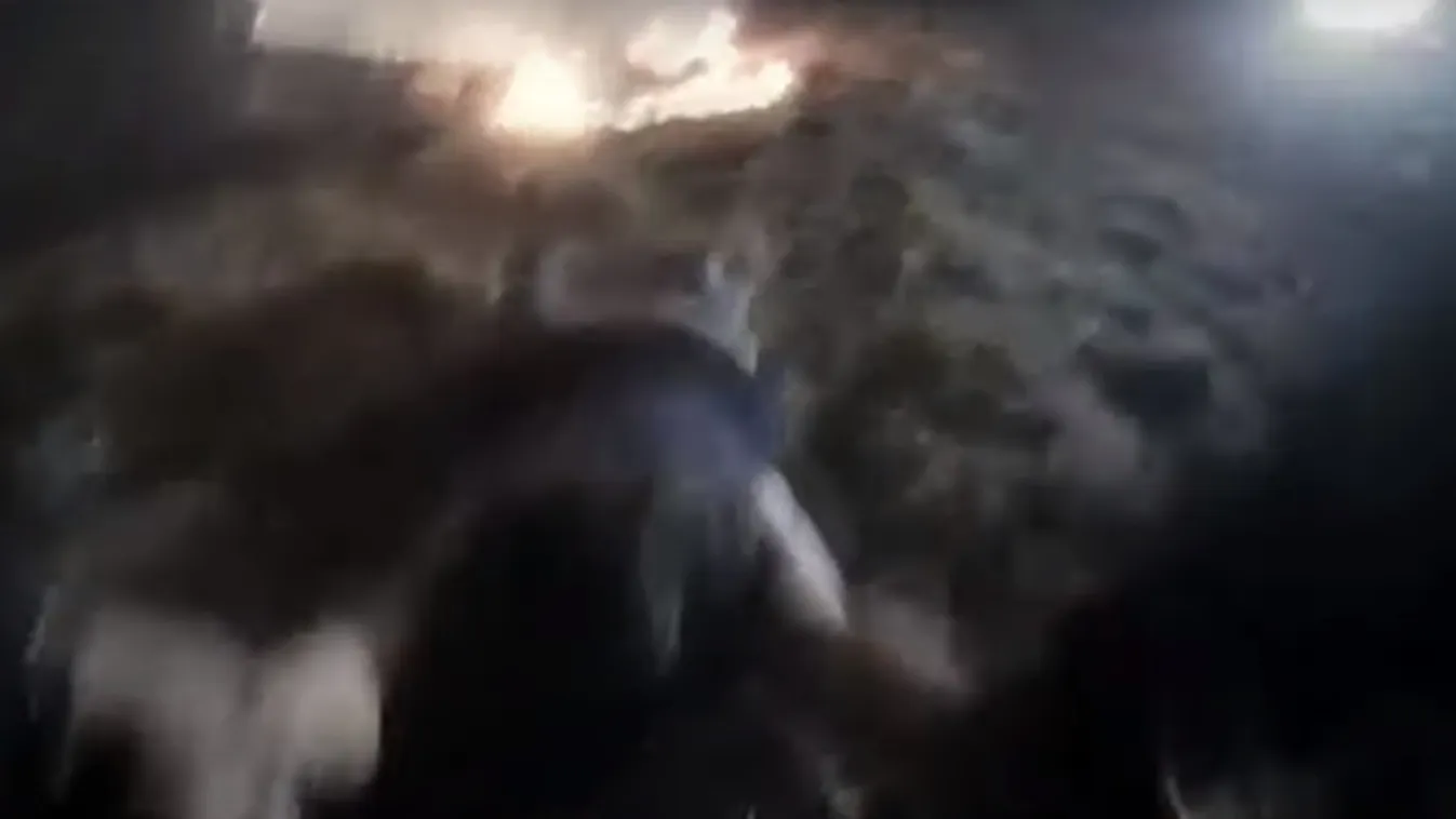 „Az arcom jobb oldalán éreztem a tűz perzselését” – lángoló kocsiból mentett ki egy nőt – videó