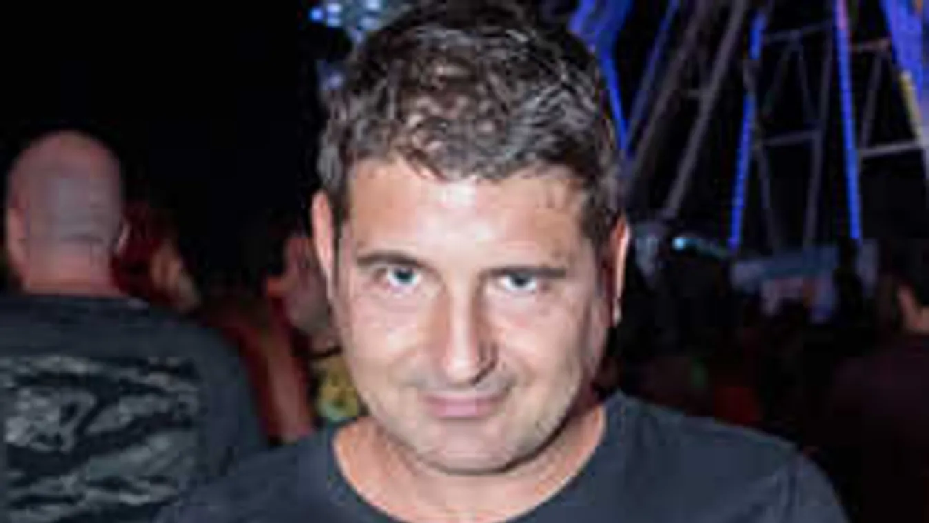 Így kergetik a csajok Hajdú Pétert