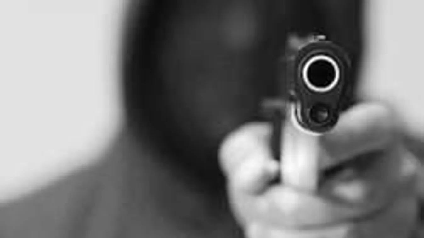 Megdöbbentő! Fegyvert fogtak az RTL Klub sztárjára!