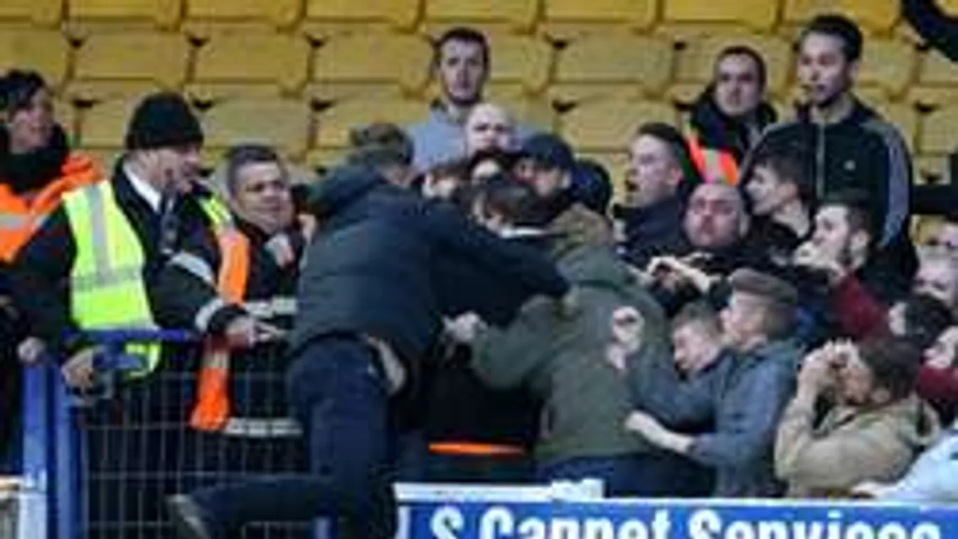 Igazi őrült, egyedül támadta meg a teljes szektort