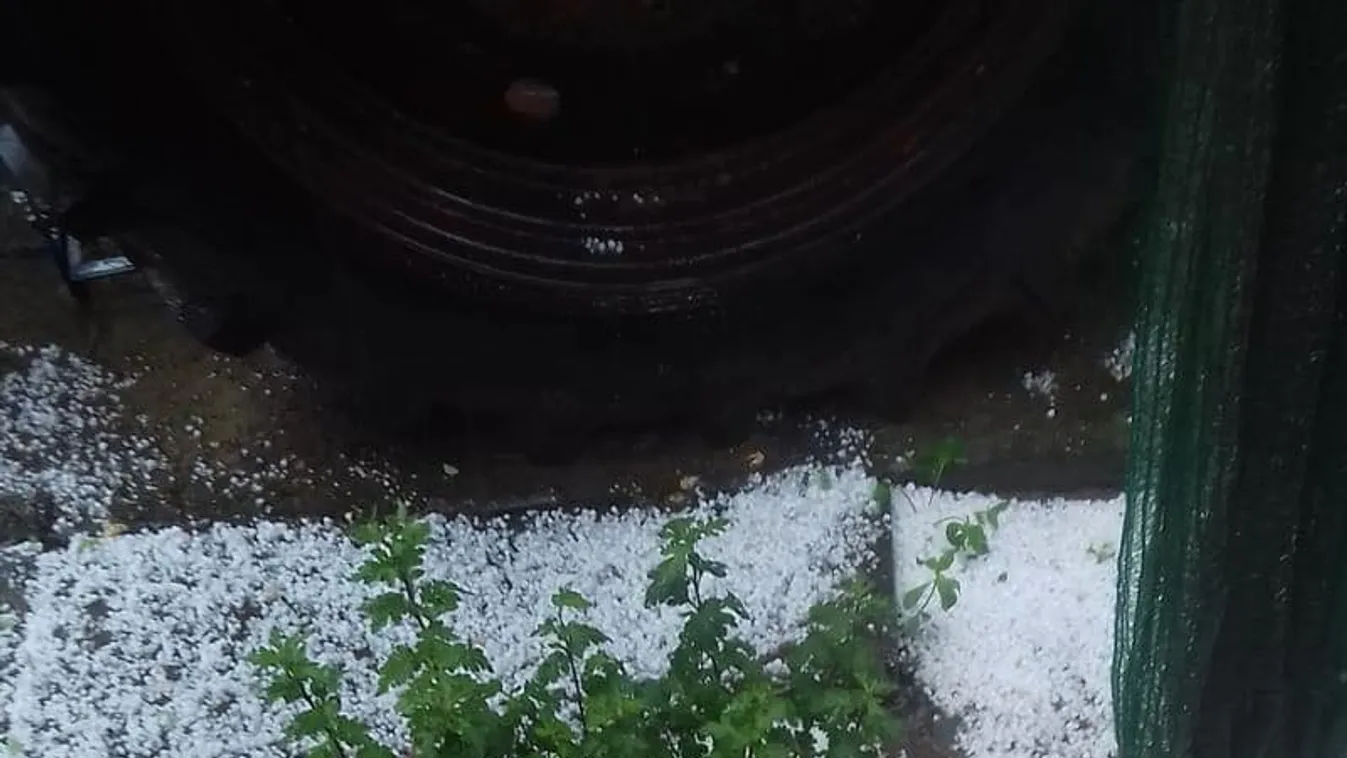 Másodfokú riasztás: ekkora jégesővel csapott le a vihar – friss fotók!