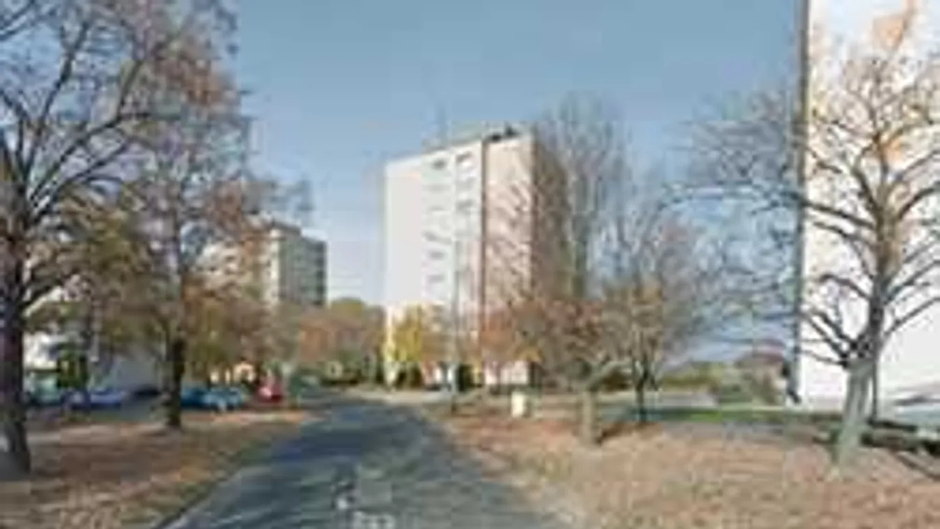 Kiugrott egy férfi a hatodikról Dunaújvárosban, szörnyethalt