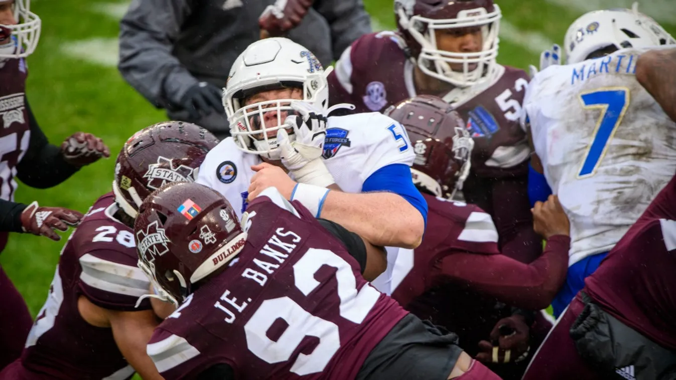 Irgalmatlan tömegbunyóba fulladt a szilveszteri meccs