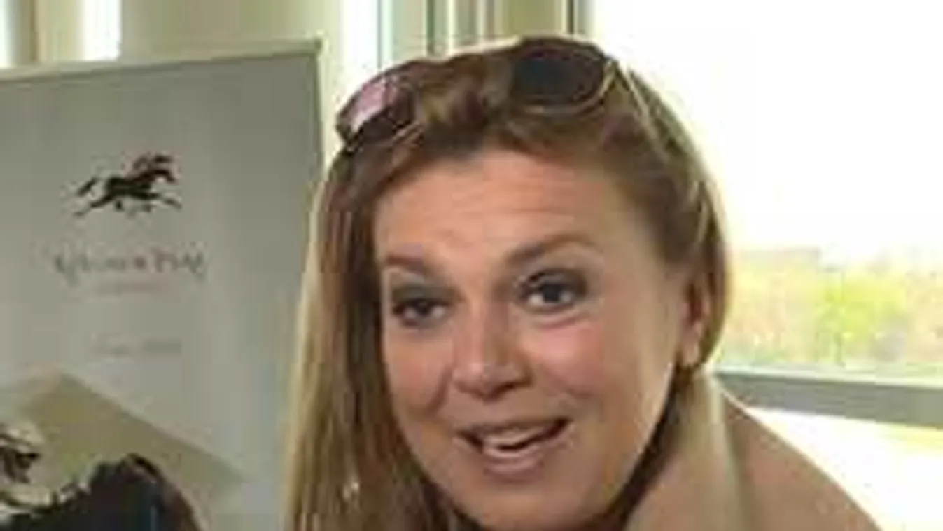 Így nézett ki karrierje elején a csinos magyar műsorvezetőnő!