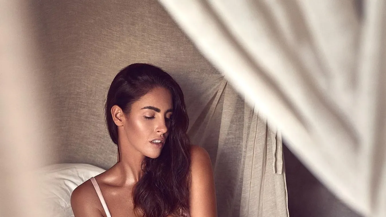 Lucia Javorcekova a tengerpartról jelentkezett