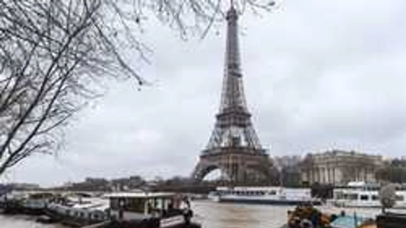 Durva fotók: Párizs elesett