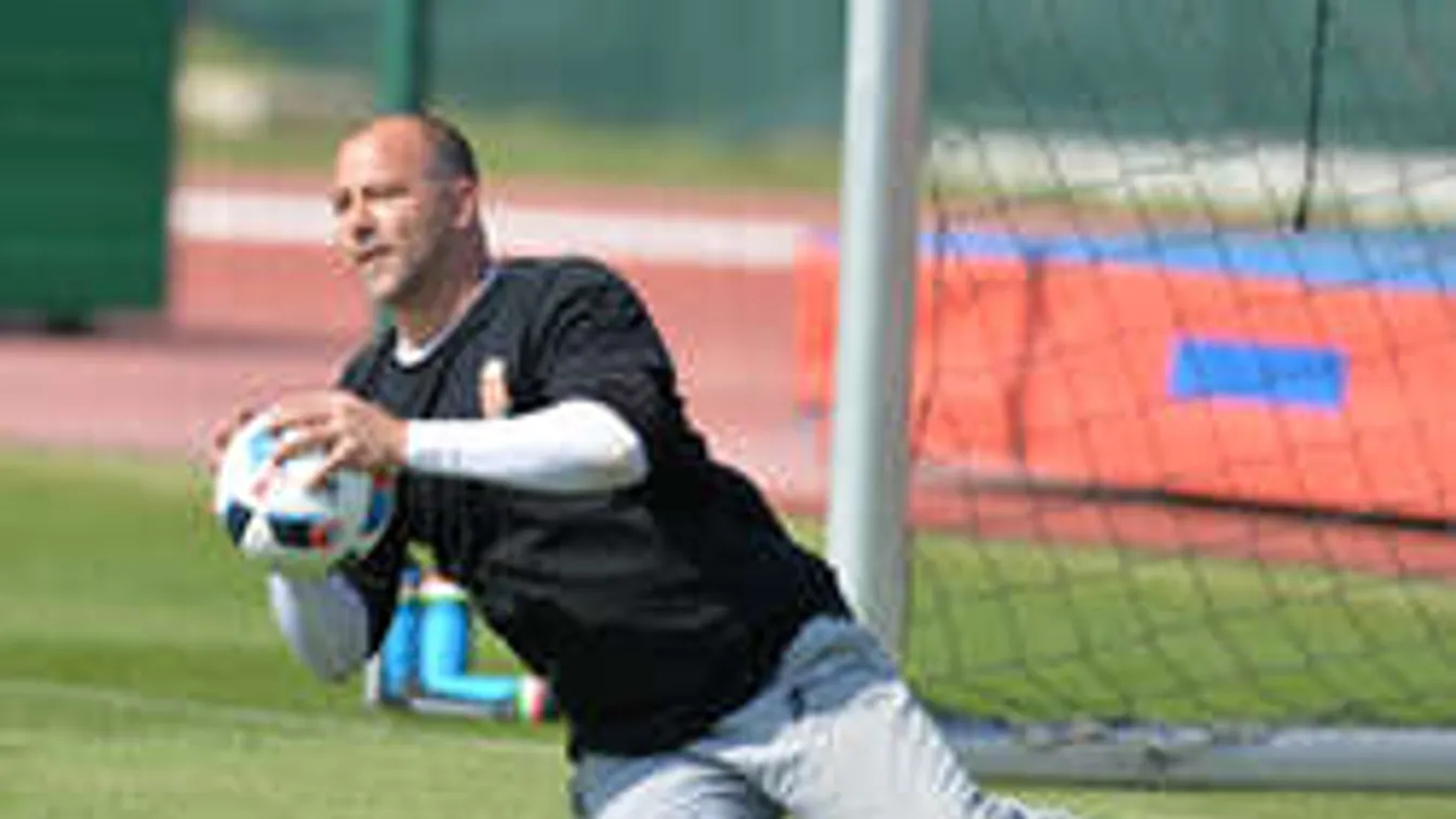 Árulkodó fotó: megvan Király Gábor méltó utóda!