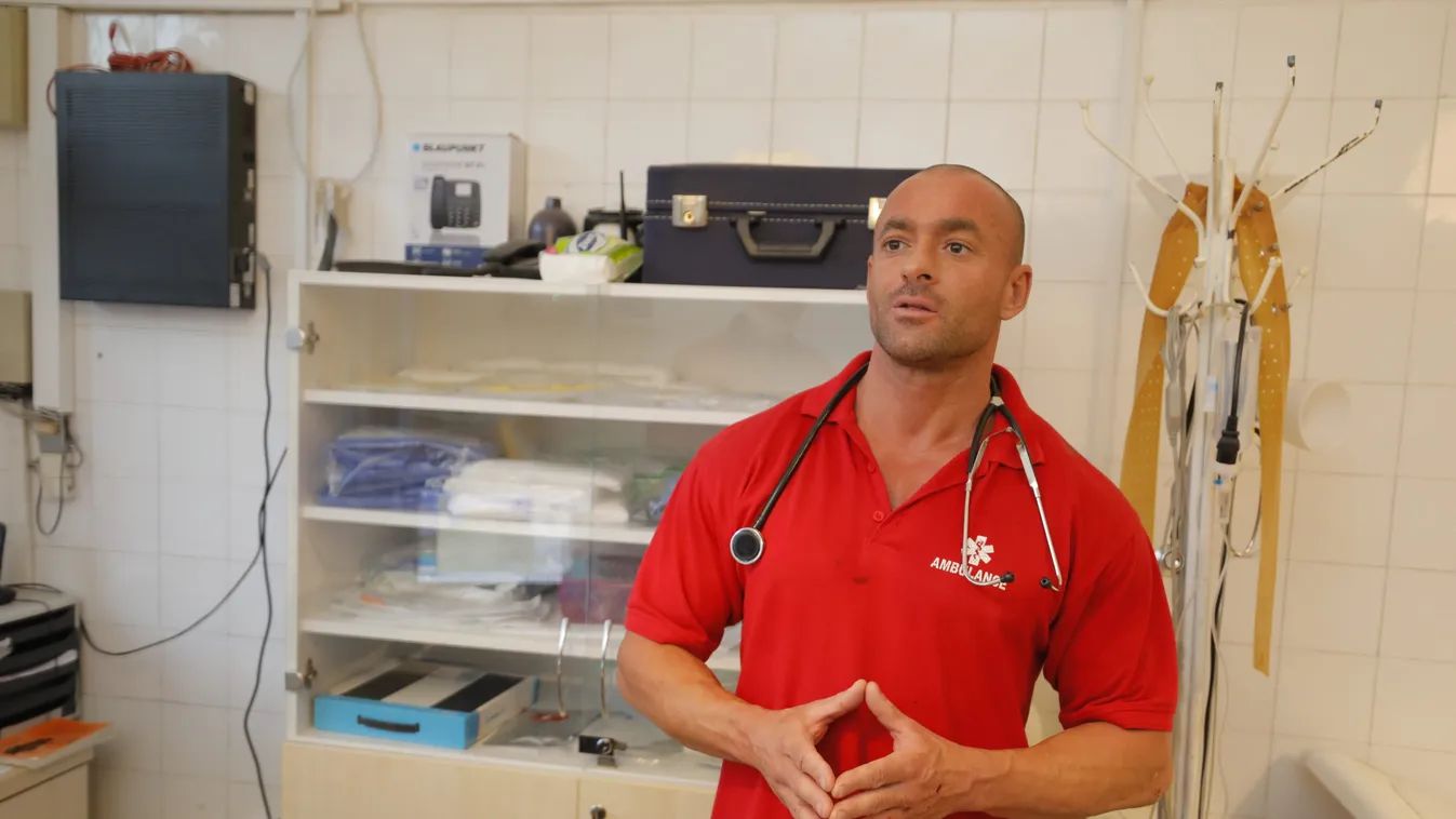 Megverte a támadóját a testépítő orvos - mentő vitte el a pácienst