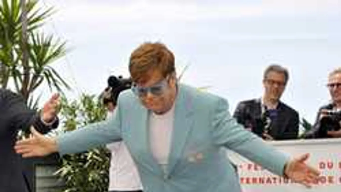 Szomorú hírt közöltek a 72 éves énekeslegendáról