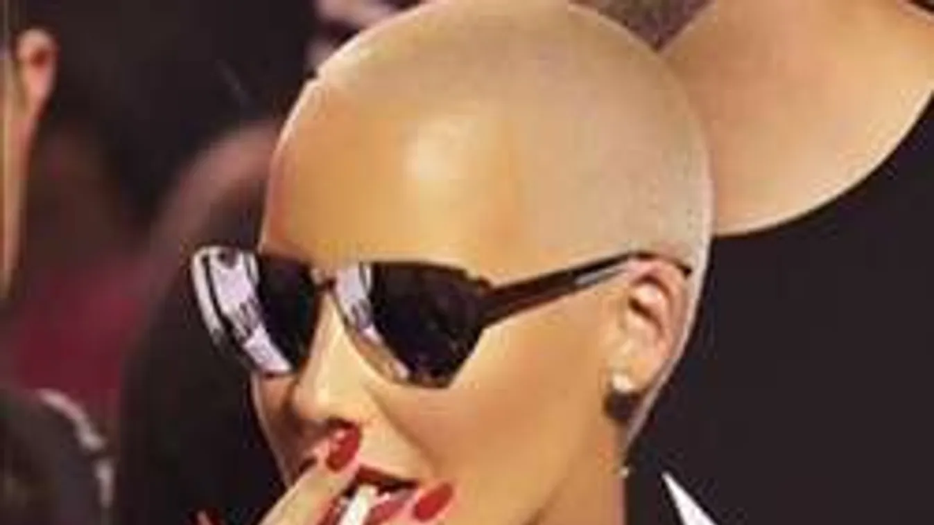 Kitálalt élete legperverzebb szexkalandjáról a dögös modell!