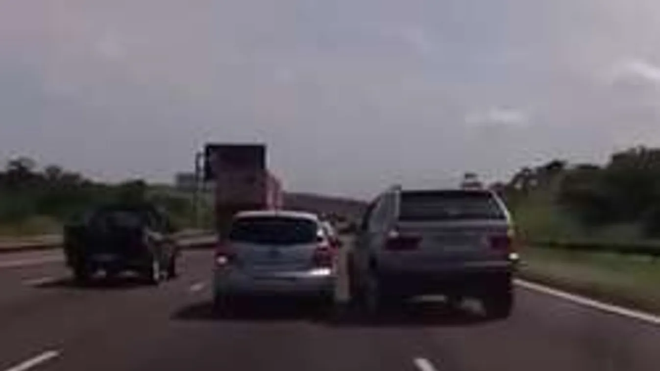 Leszámolás a sztrádán: lebőgött az önkéntes rendőr - videó