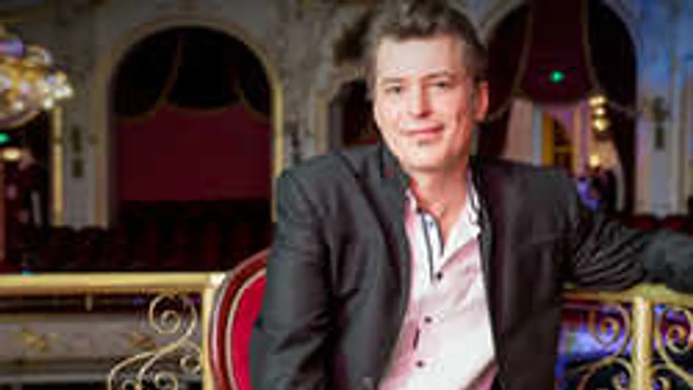 Kamerák előtt sírta el magát az elvált magyar sztárszínész