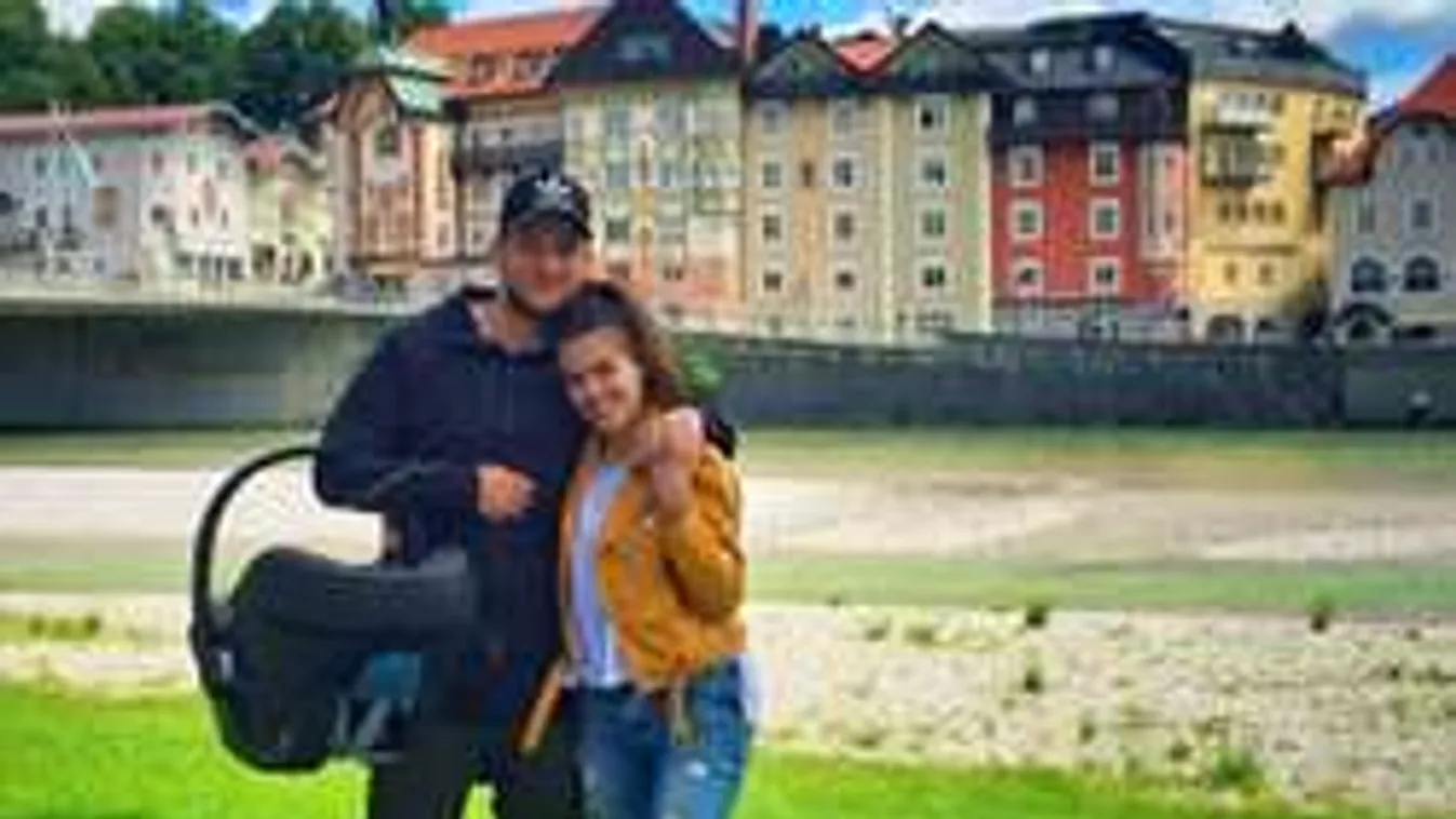 Mi történt? Külföldre költöznek Csobot Adélék