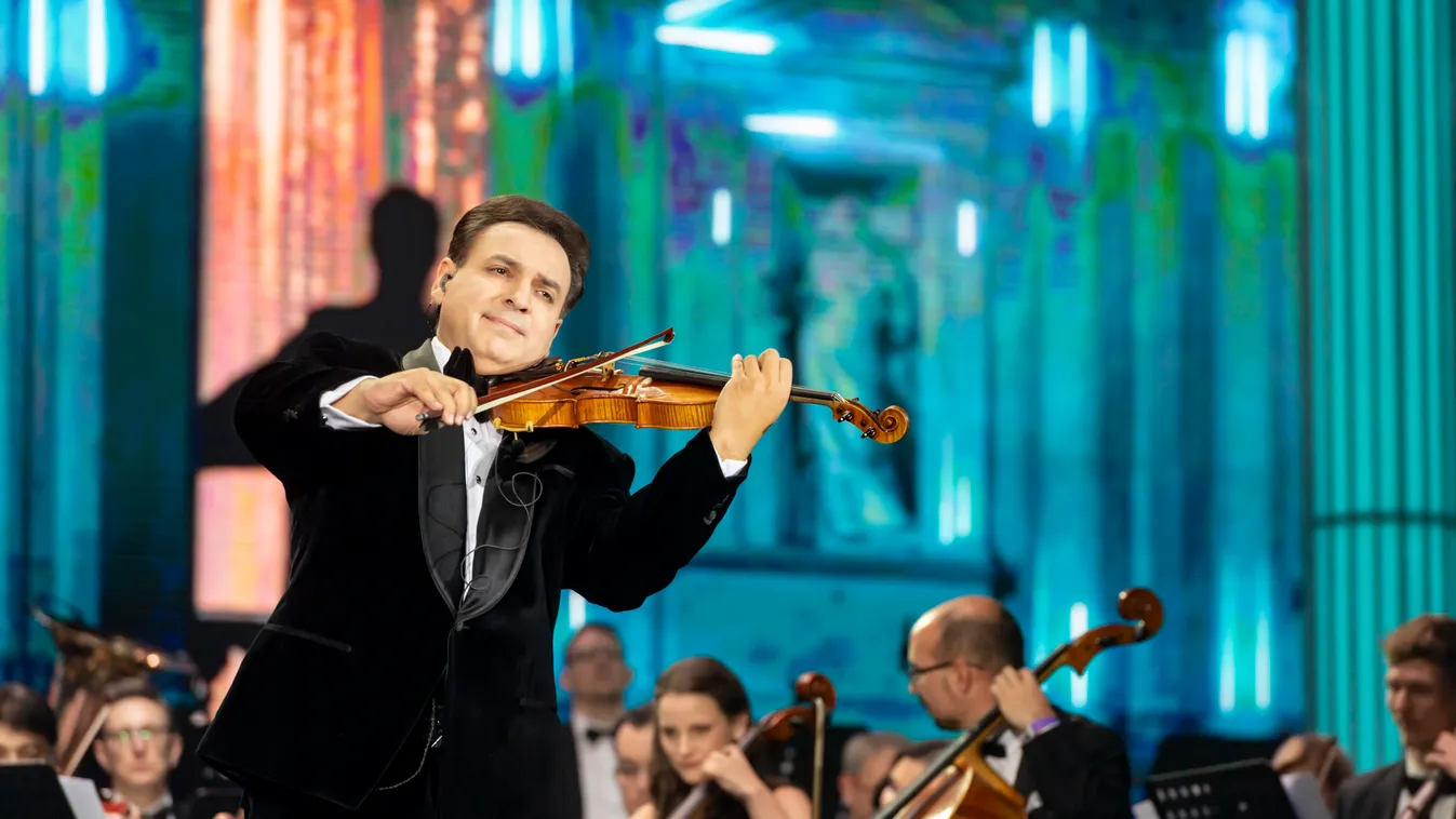 Hatalmas siker! Telt ház előtt köszöntötte az új esztendőt Mága Zoltán hegedűművész