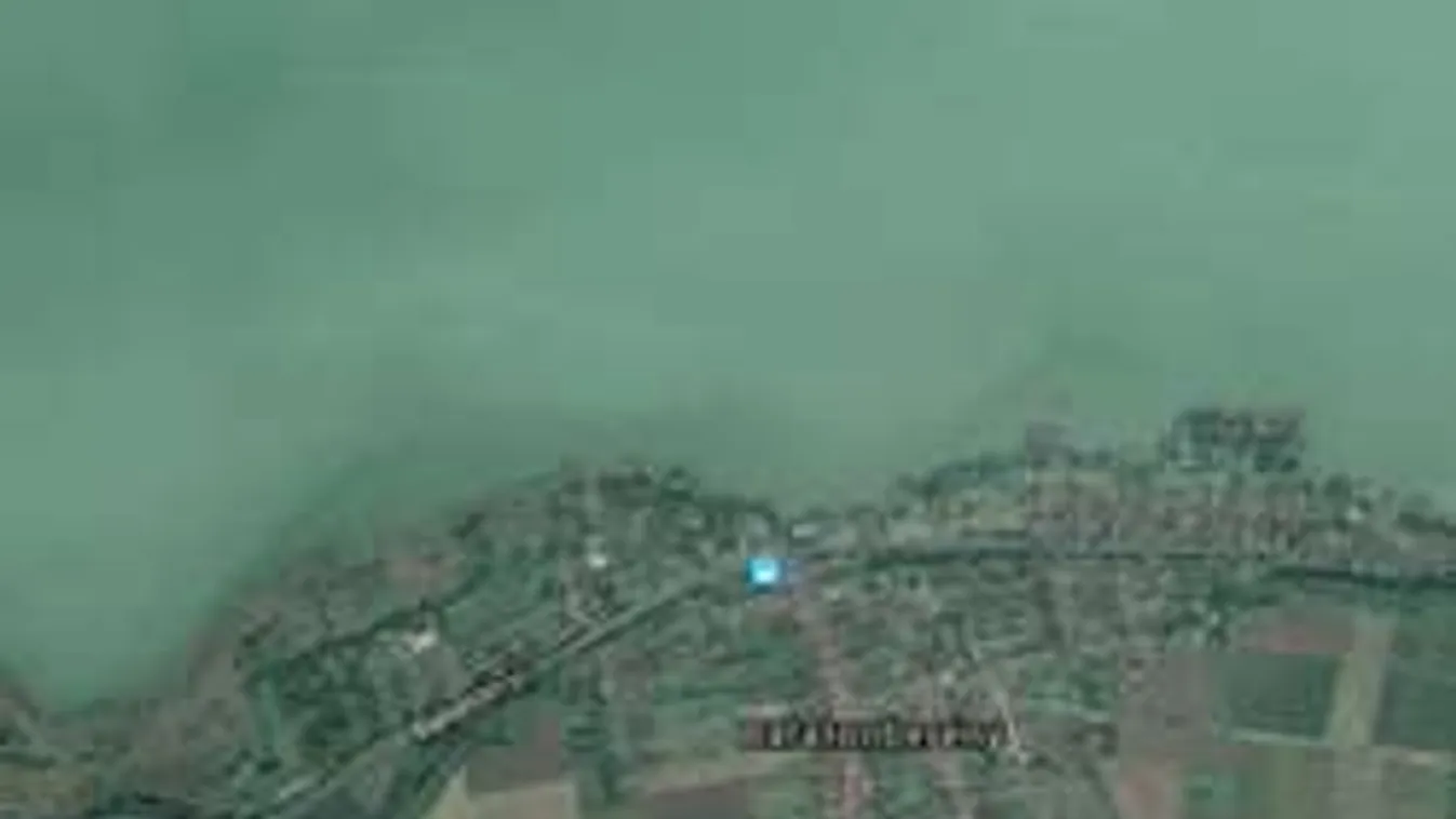 Meztelen fürdőzők közé zuhant egy repülőgép a Balatonnál