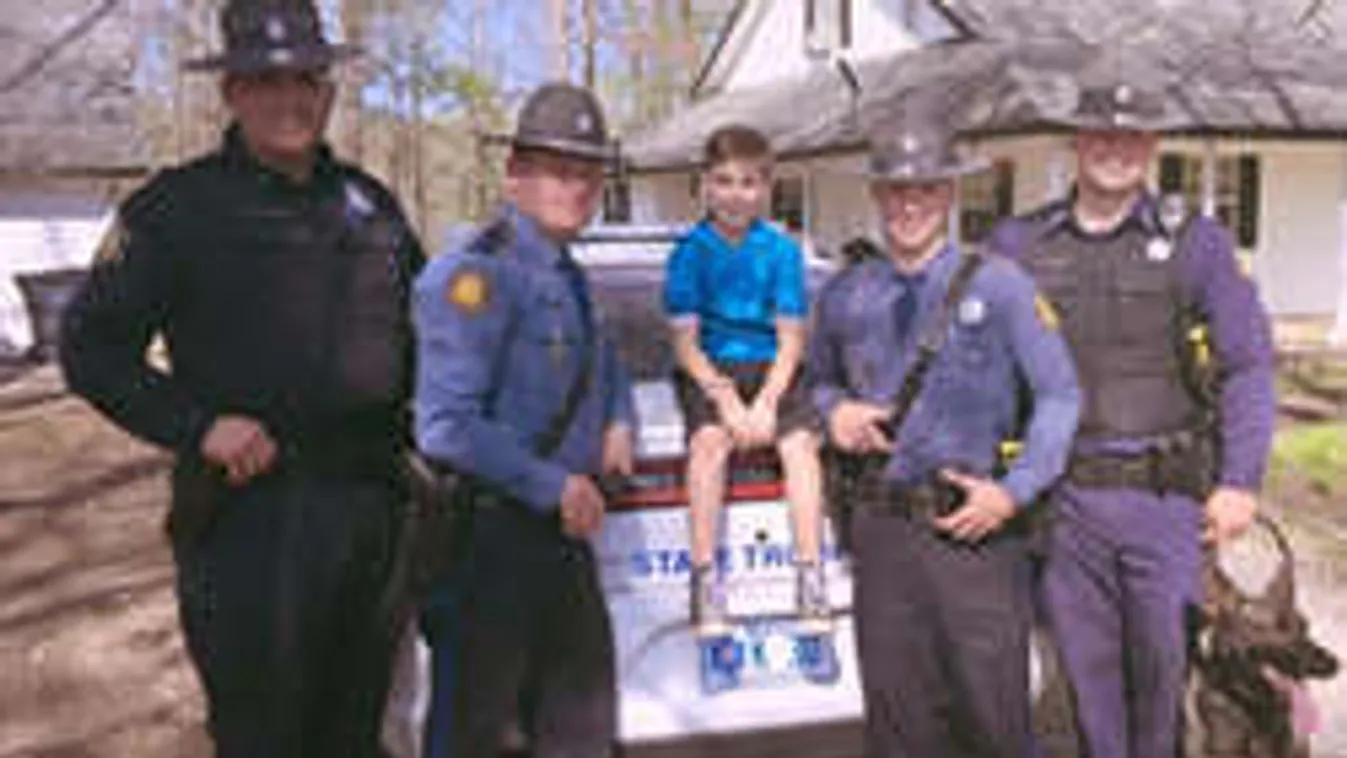 Elképesztő: Vajon mit akart négy rendőr a 10 éves kisfiútól?