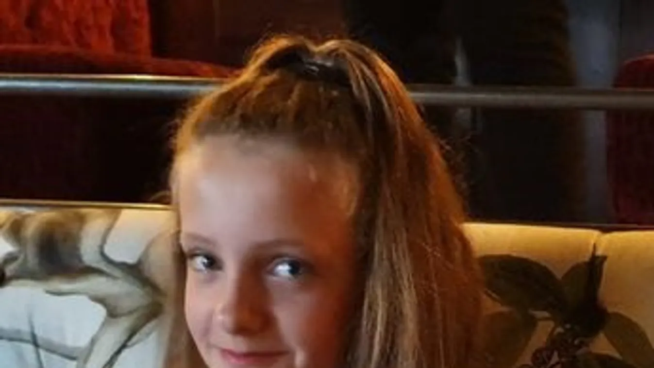 Online zaklatták a halálba a 12 éves lányt, majd az anyját is hívogatták