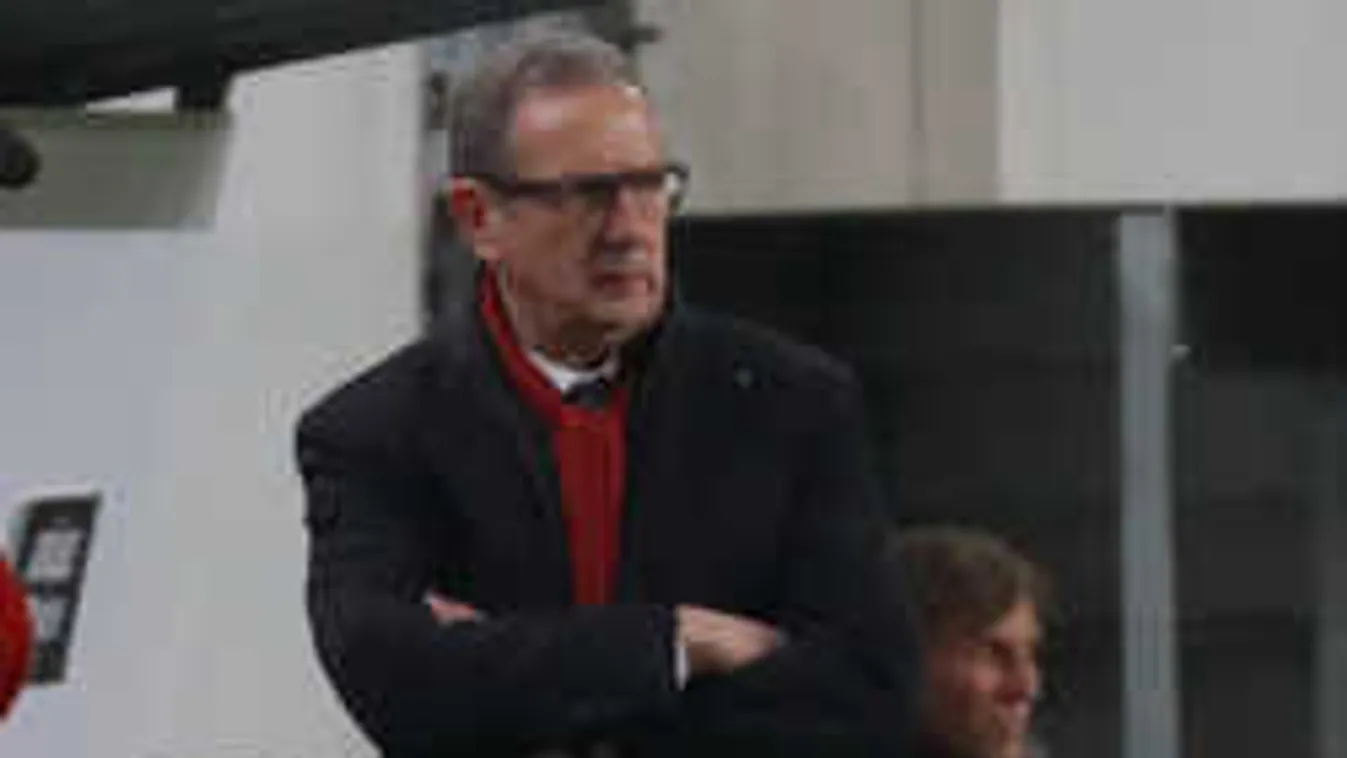 Pocsék rajt, máris elüldöznék az új focikapitányt