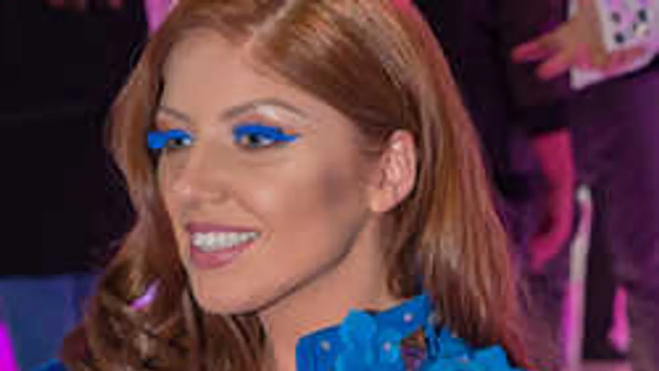 Videóban villant ki Tolvai Reni mellbimbója, ezt látnod kell