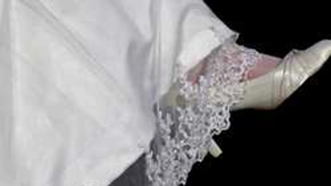 Megdöbbentő vallomás: eljegyezte szellem kedvese a kísértetekkel szexelő nőt