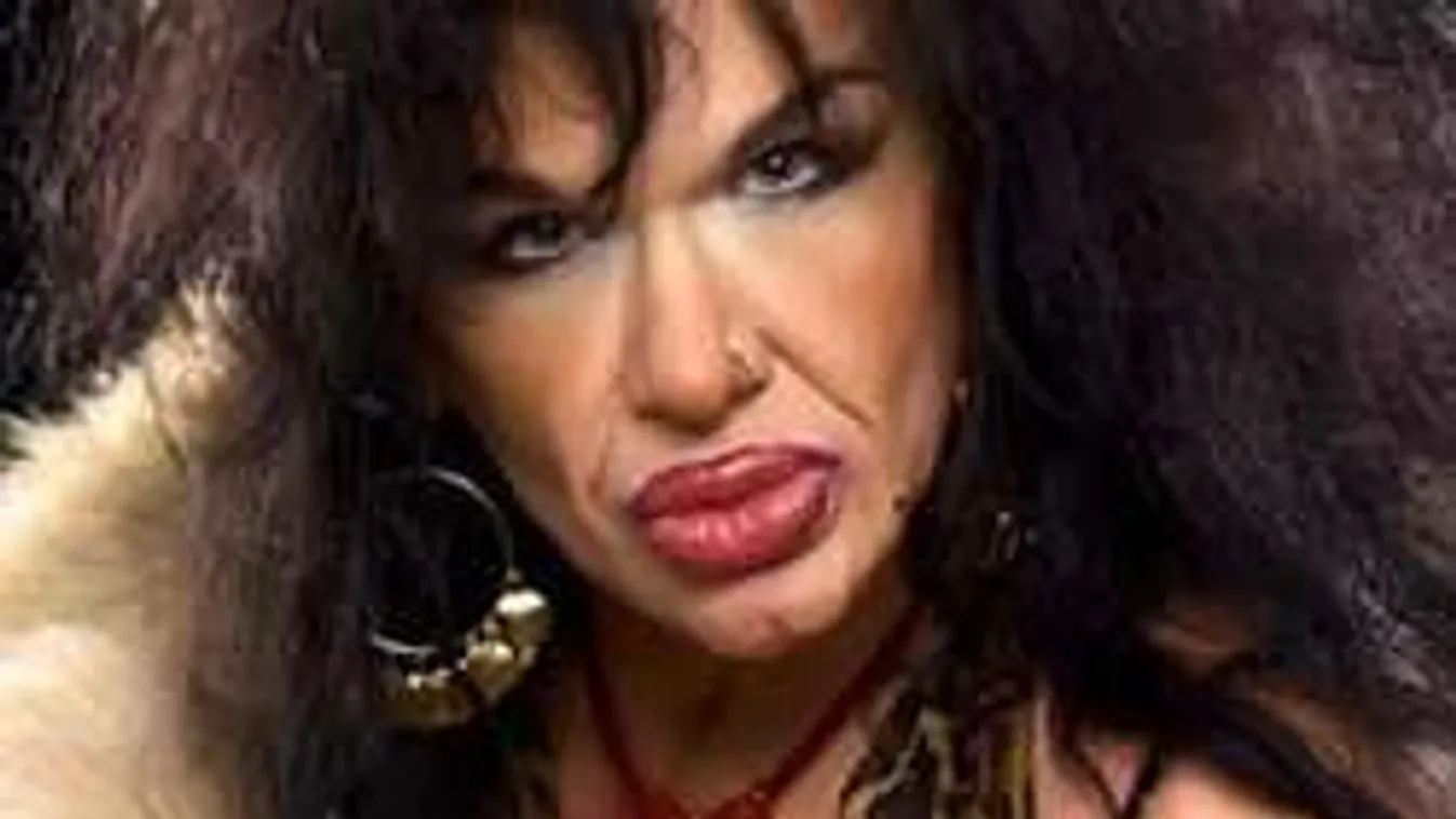 Így búcsúznak barátai a hajnalban elhunyt transzvesztita sztártól!