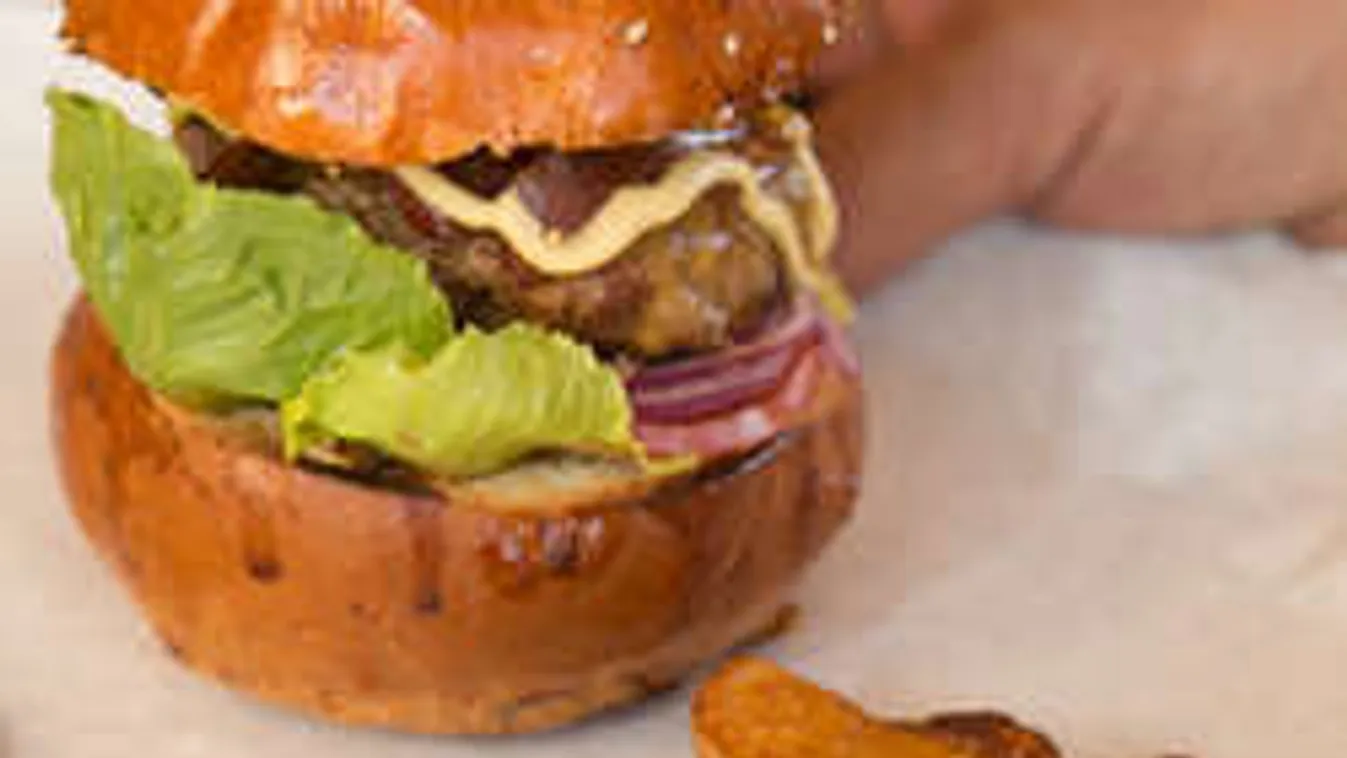 Így szerezz ingyen hamburgert egy egész életen át