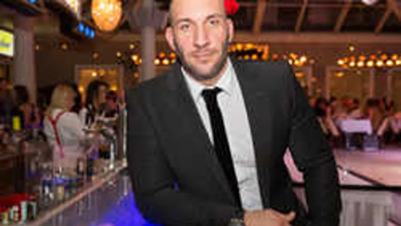 Megmutatta esküvői képüket Berki Krisztián