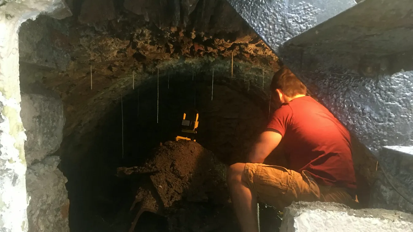 120 éves titkos alagutat talált a háza alatt – fotók