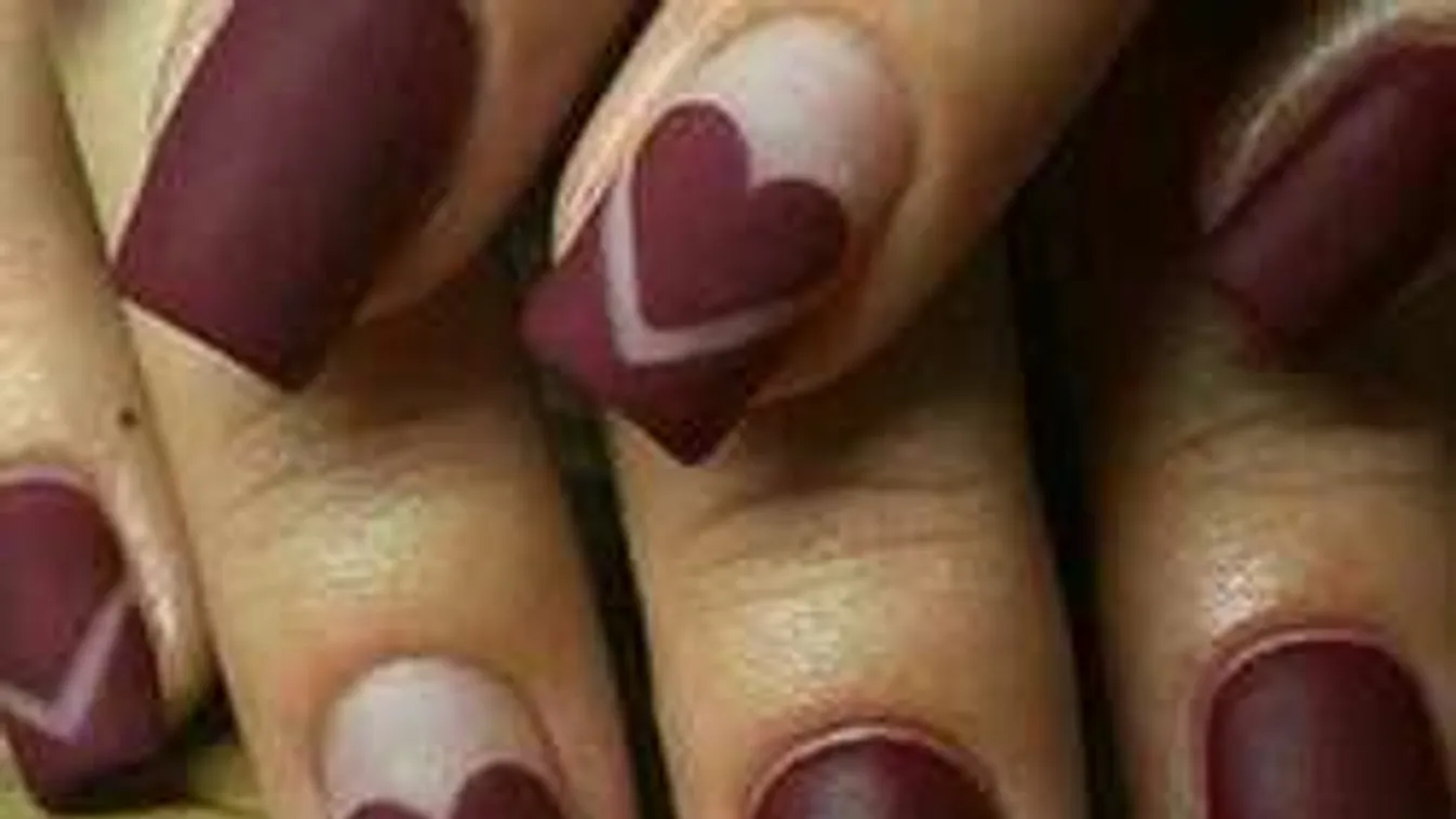 10 szexi köröm, amitől februárban megőrül a pasid!