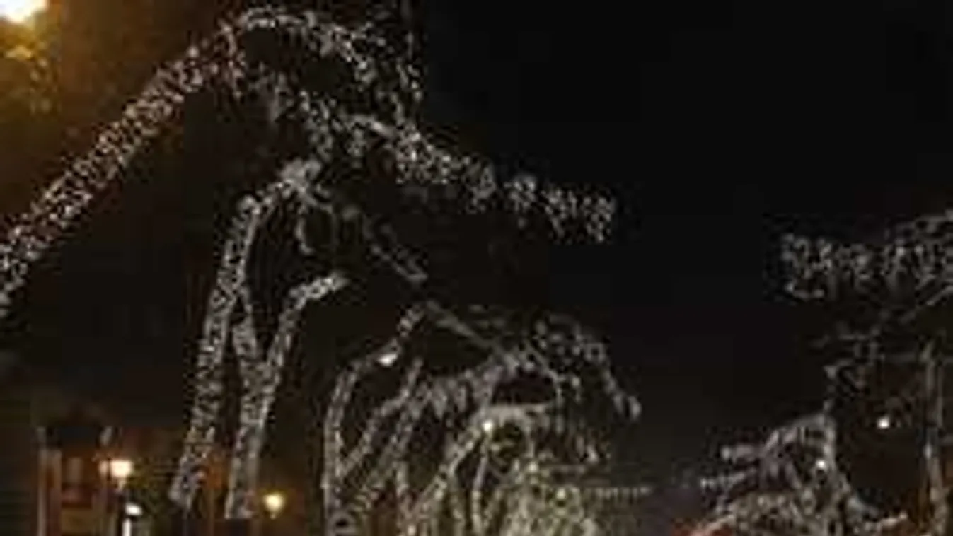Itt már most megnézheted a karácsonyi fényeket - Videó